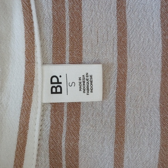 BP  Collared Button Down  Loose Fitting 100% Viscose Lt. Brown/White W-S Shirt - Picture 2 of 7